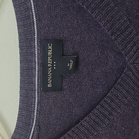 Banana Republic Sz M V-Neck Sweater - Picture 3 of 3